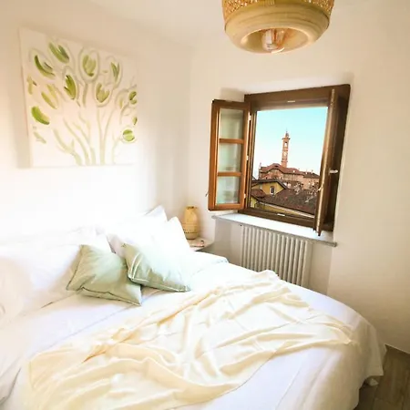 Dimora Con Terrazza Nel Centro Storico Saluzzo